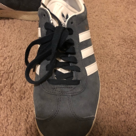 navy and white adidas gazelle - Picture 2 of 3